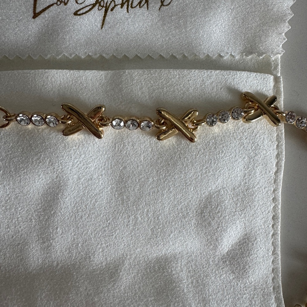 Dazzling Gold Necklace - Picture 7 of 8